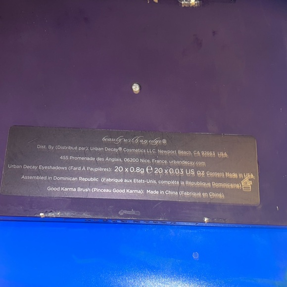 Urban decay eyeshadow - Picture 2 of 3